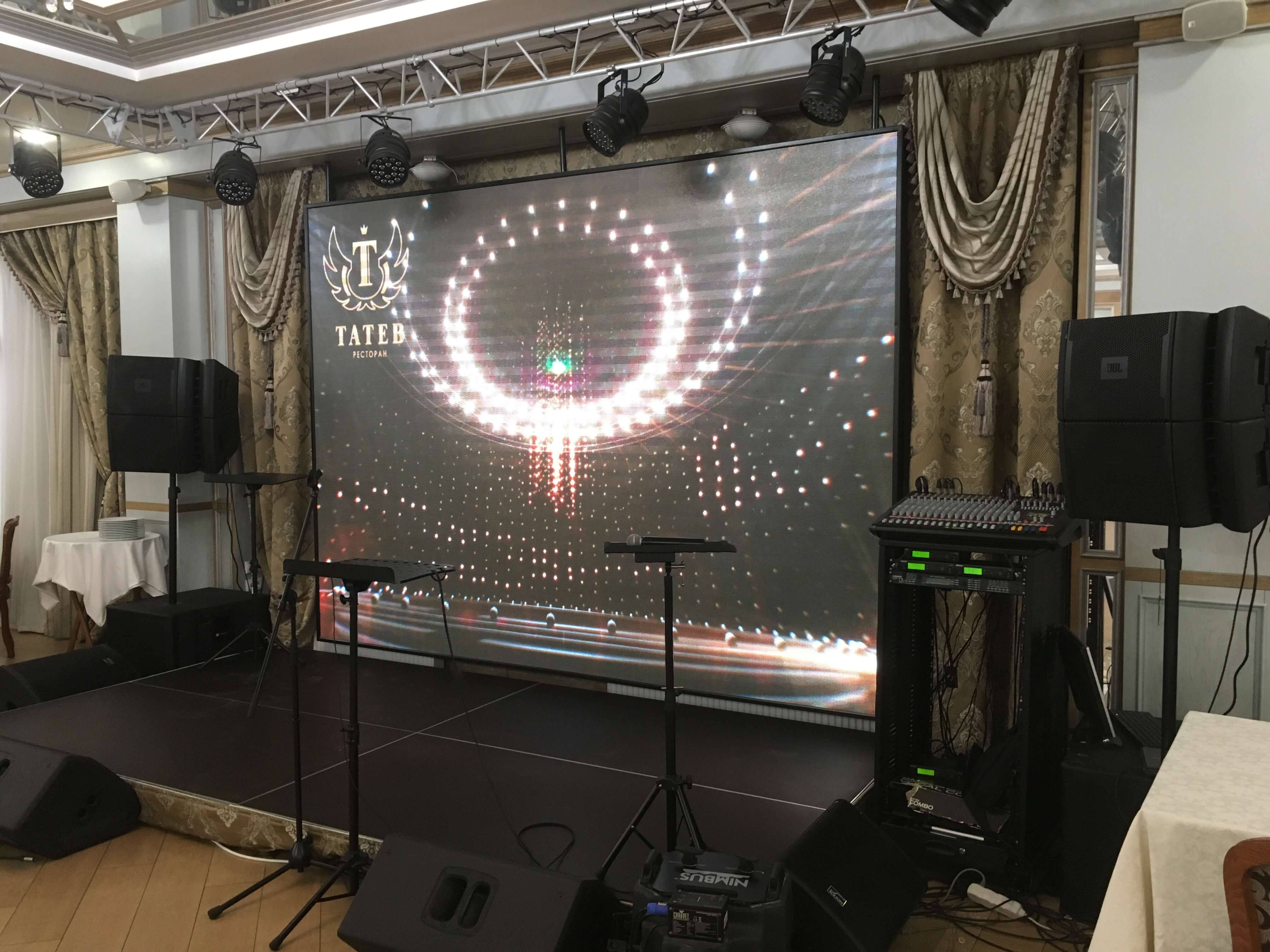LED-экран для сцены ресторана «Татев»: интерьерный сценический LED-экран, Москва